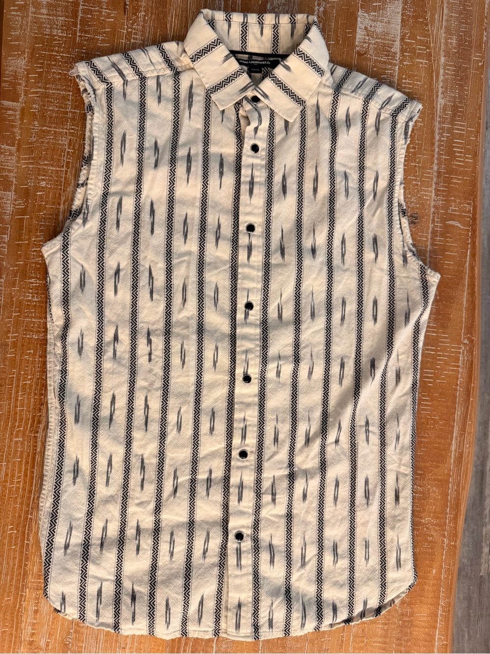 Karl Lagerfeld Sleeveless Button-Down Shirt - Black & Cream Size S